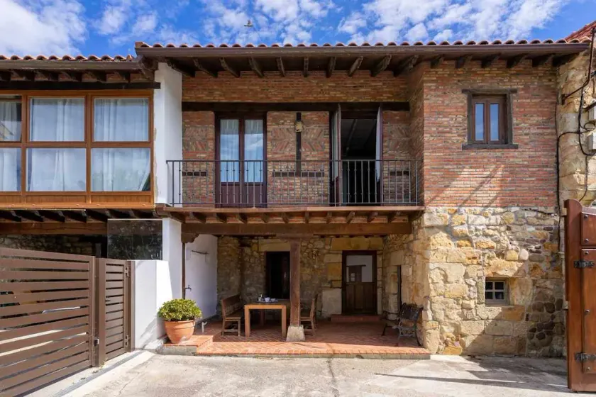 Magnifica près de la maison de plage pour 10 personnes avec 4 salles de bains et jardin - Image 1