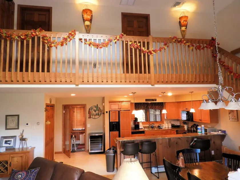 The ski slope is your backyard! Luxurious townhouse at Bretton Woods (sleeps 12) - Image 1