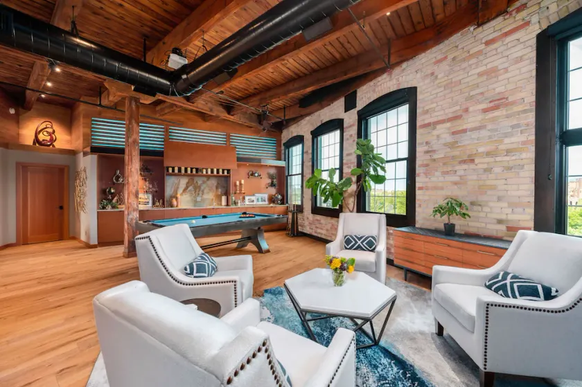 🌆One-of-a-Kind Downtown TC Penthouse | Luxe Design + Walk to Bay, Dining, Shops & Events ➠ 400W - Image 1