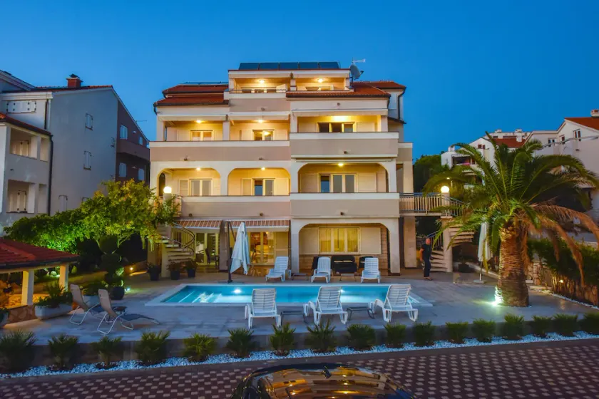 Apartment for 14 only 100 m from the Beach with the Pool - Image 1