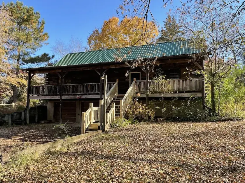 Beautiful Rustic Log Cabin Near Kentucky Lake - Image 1