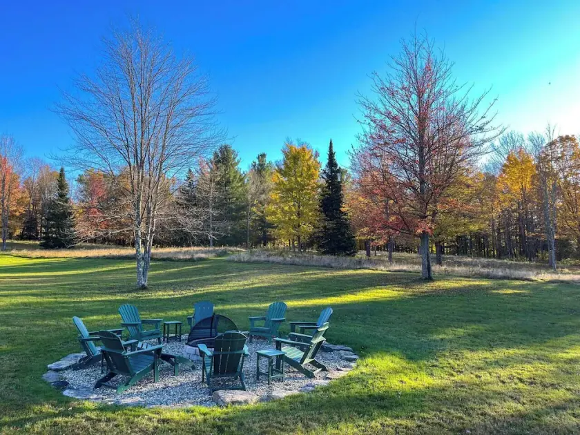 Private 10-Acre Lodge Near Jay Peak + Fire Pit - Image 1