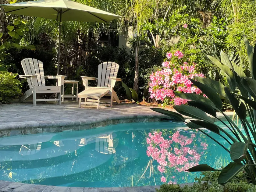 Tranquil Guest Suite in Paradise with Private Pool Walking Distance to Town\n - Image 1