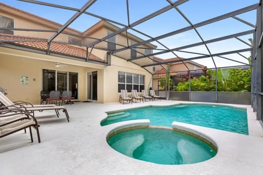 Spacious and Relaxing Home with South Facing Pool home - Image 1