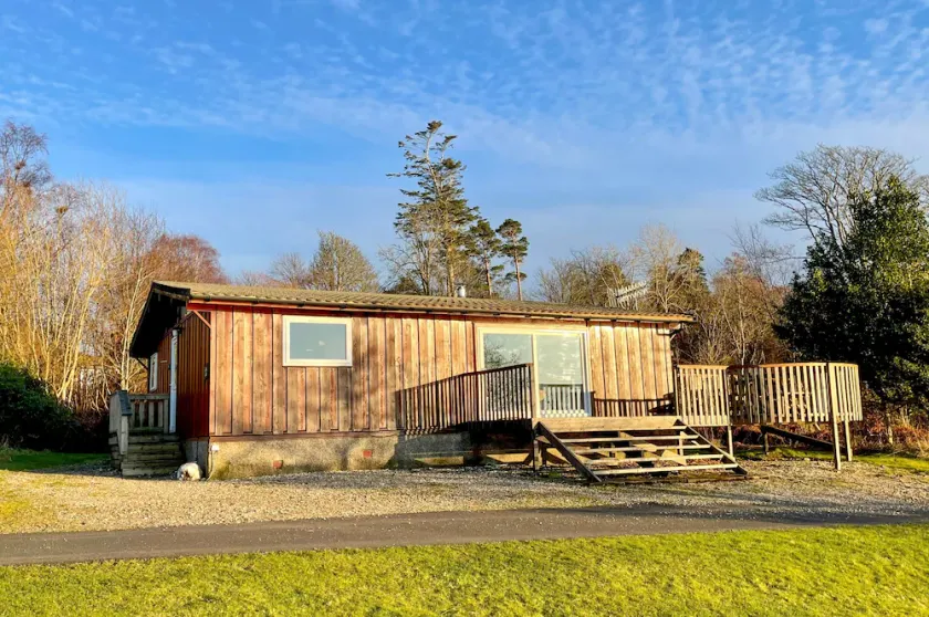 Cockleshell Lodge ligger i vandkanten nær Otter Ferry-Pet friendly - Image 1