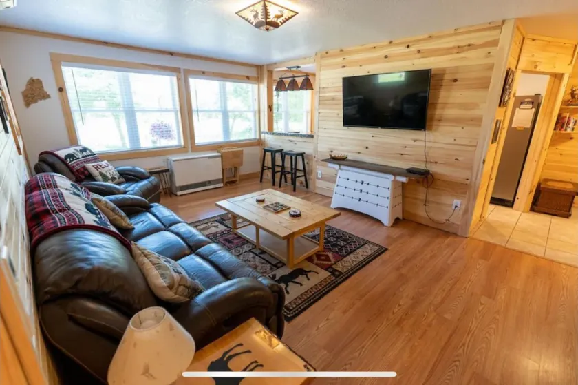 3 bedroom Lakeside Home Embden Pond - Image 1