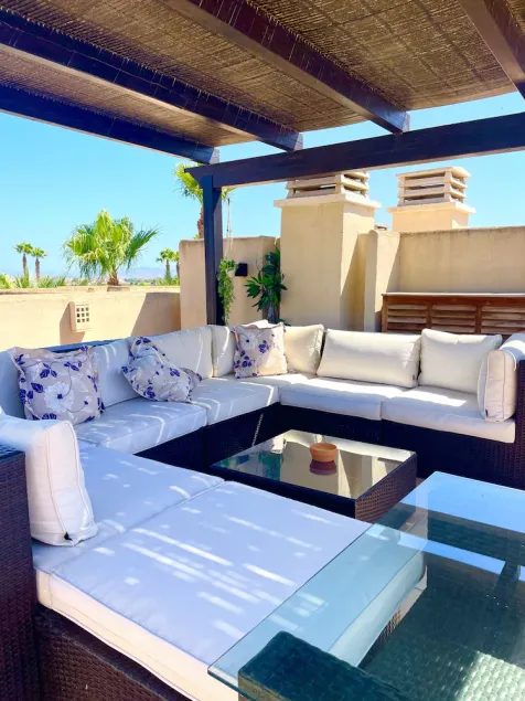 duplex rooftop 75m phase 1 dans le golf de Roda et 5min de la plage et magasins - Image 1