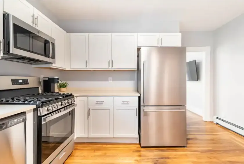 Modern Downtown Condo! - Image 1