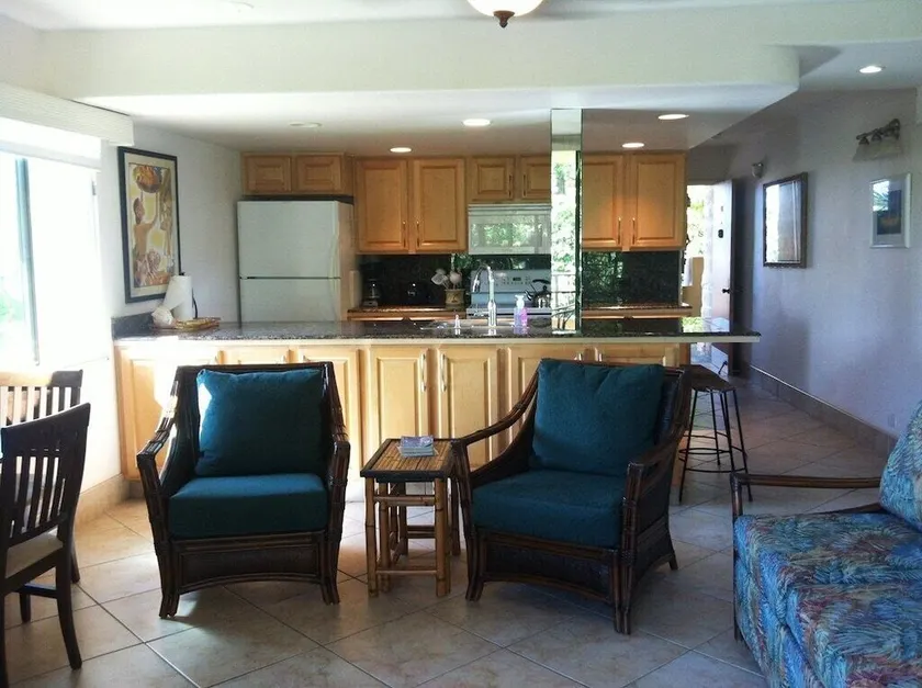 2 bed/2 bath/2 minute walk to ocean - family friendly, easy on wallet! - Image 1