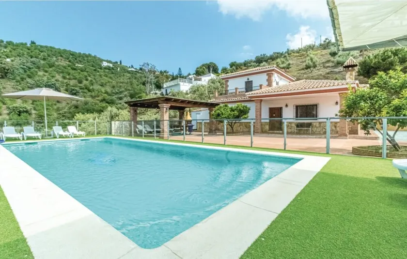 Pet-Friendly Villa Casa Olivia with Pool & Wi-Fi - Image 1