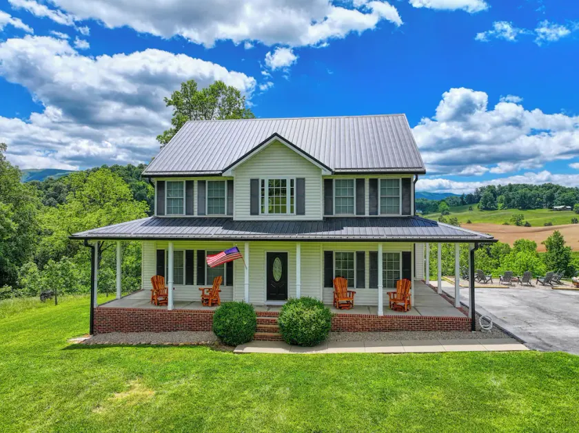 Riverfront home on South Holston River Perfect for Fishing, Hiking, Relaxing - Image 1