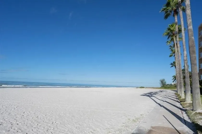Beachcomber unit 203 - Image 1
