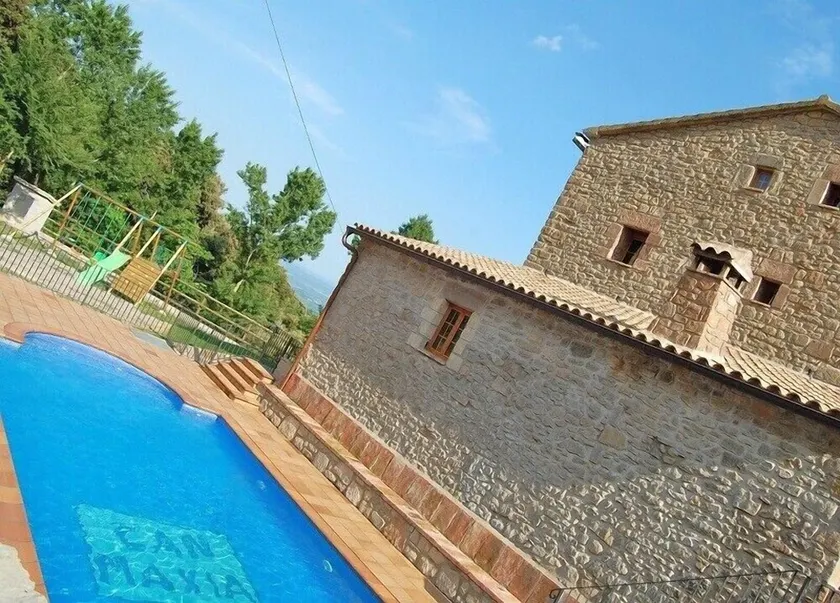 Extraordinary spacious and luxurious limestone house with all facilities - Image 1