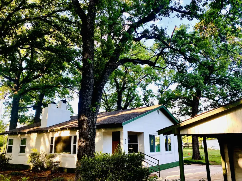 Beautifully Renovated Home near Waco, Baylor University & Magnolia Silos - Image 1