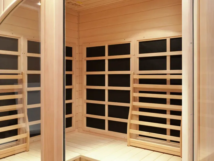 Apartment With Swimming Pool - Image 1
