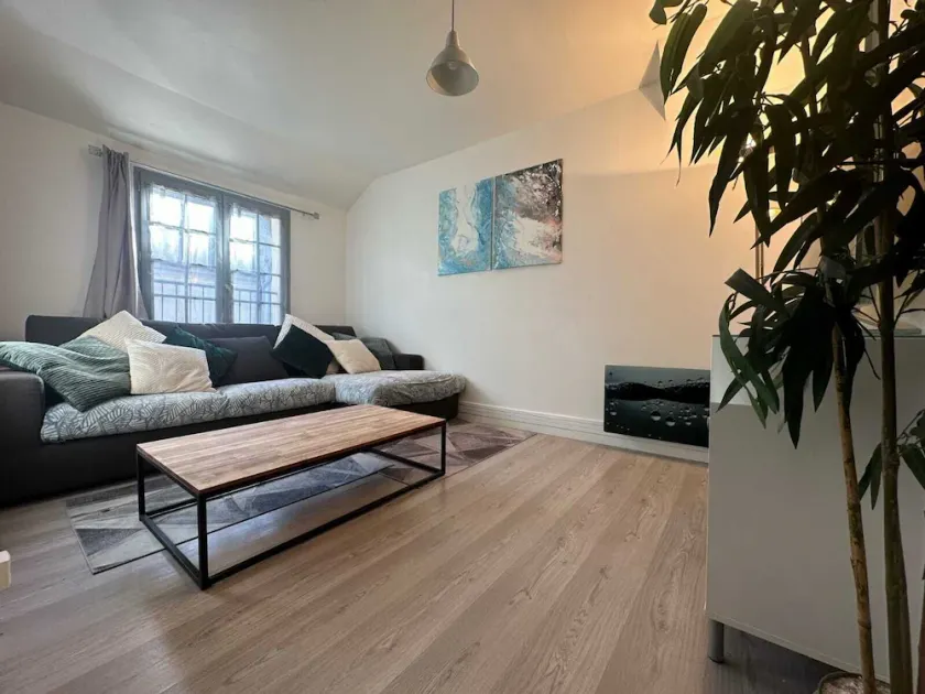 Downtown superb f3 with all comforts - Image 1