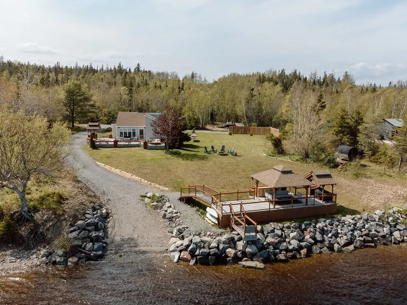 \"Vores lille paradis\" Mira Waterfront Retreat - Image 1