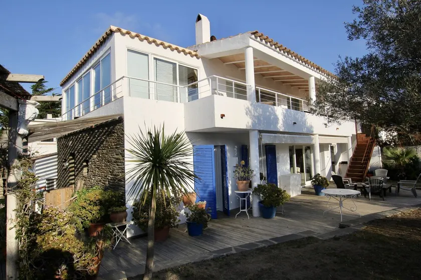 Large, very quiet house close to the center, swimming pool, 5 minutes from the beach. Saturday to Saturday - Image 1