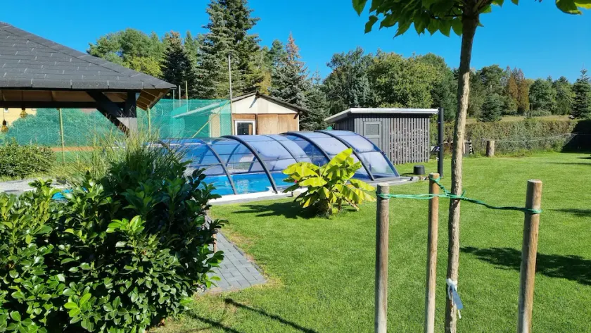Roligt, centralt beliggende sommerhus med moderne faciliteter - Image 1