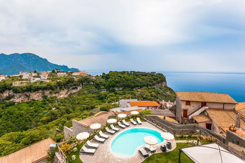 Villa with a pool on the Amalfi Coast - Image 1