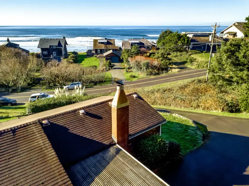 Beach Bungalow - Image 1
