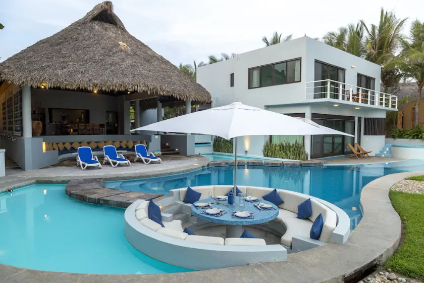 Private Luxurious Resort Right on the Ocean - Casa De Los Sueños - Image 1