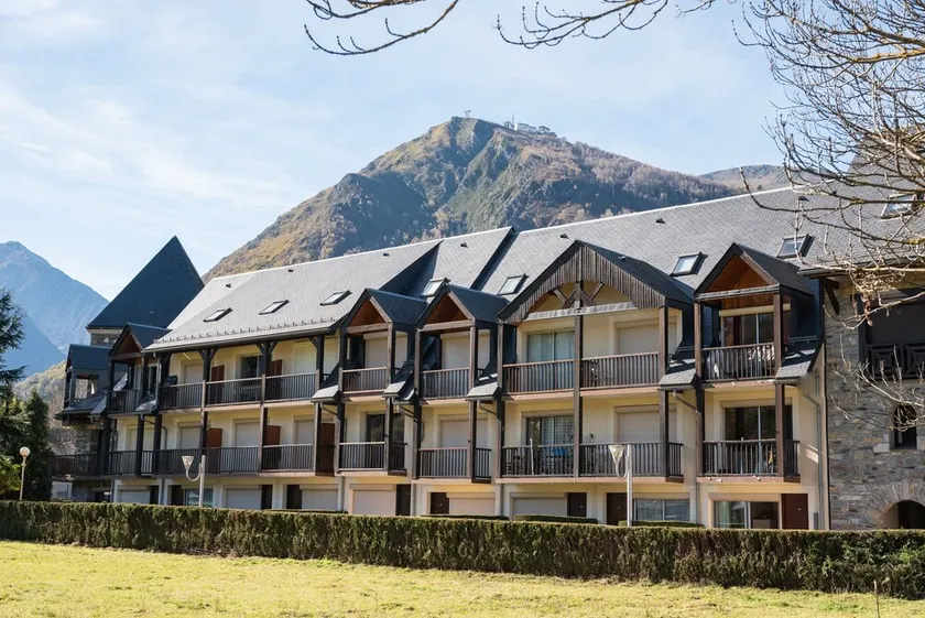 Appartamento 'Le Village Des Thermes' con vista sulle montagne e terrazza privata - Image 1