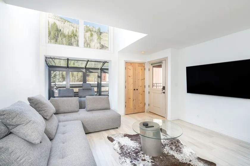 Ski In/Ski Out-30 second walk to lift- Downtown Telluride-Hot Tub-Free Parking - Image 1