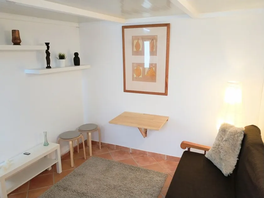 Small apartment by the sea in a fishing village - Image 1