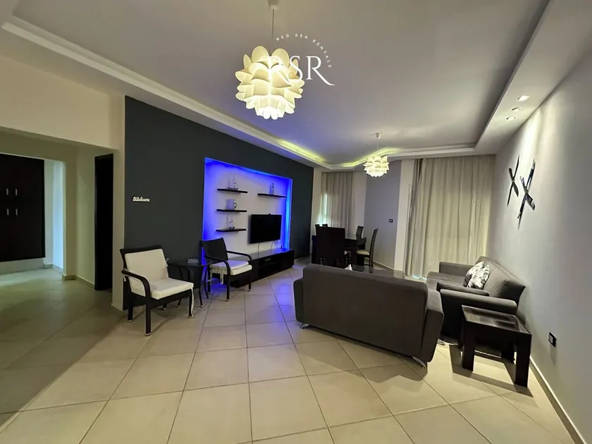 Luxurious apartment with a stunning sea view - Image 1