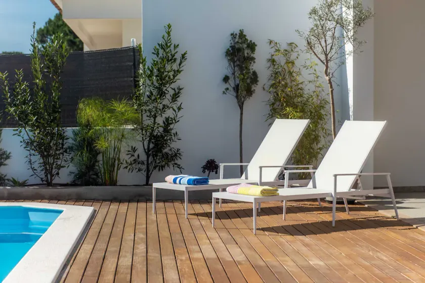 LV Premier LA2 Pool AC Garden sea View  - Image 1