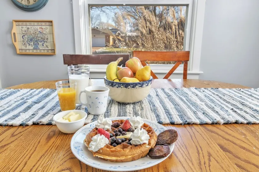 True Bed - and Breakfast! - made fresh by Grandma - Image 1
