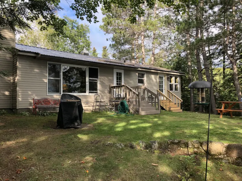 Northwoods Getaway på Pickerel Lake - Water's Edge Cottage - Image 1