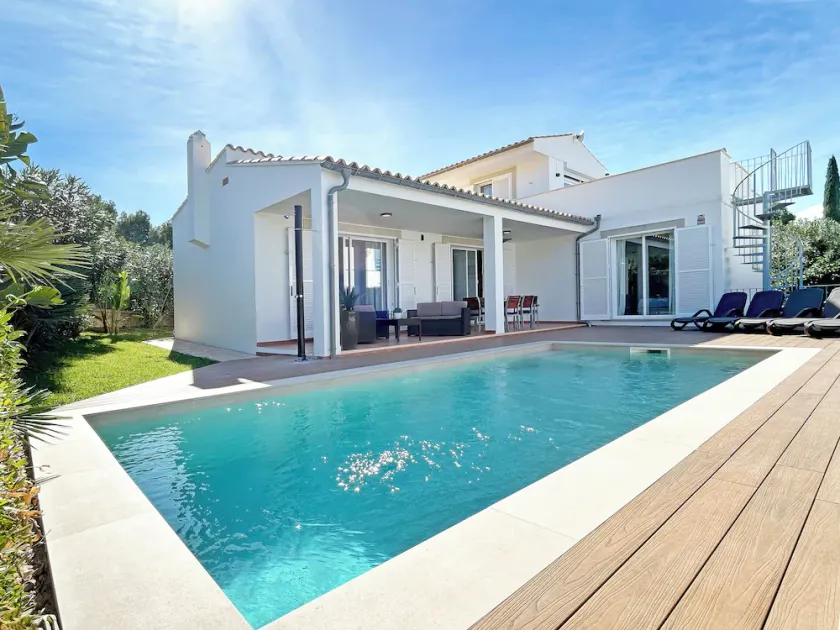 Ferienvilla mit Pool und atemberaubendem Meerblick, Last Minute September 2026 - Image 1