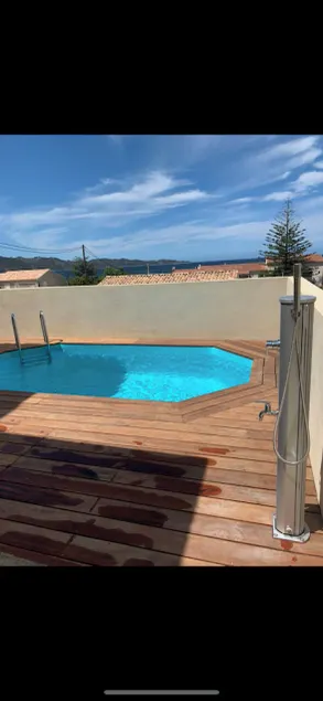 Charming seaside apartment with private pool  - Image 1