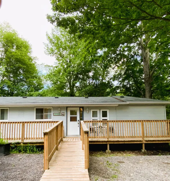 welcome to the Barefoot Bungalow with lake views - Image 1