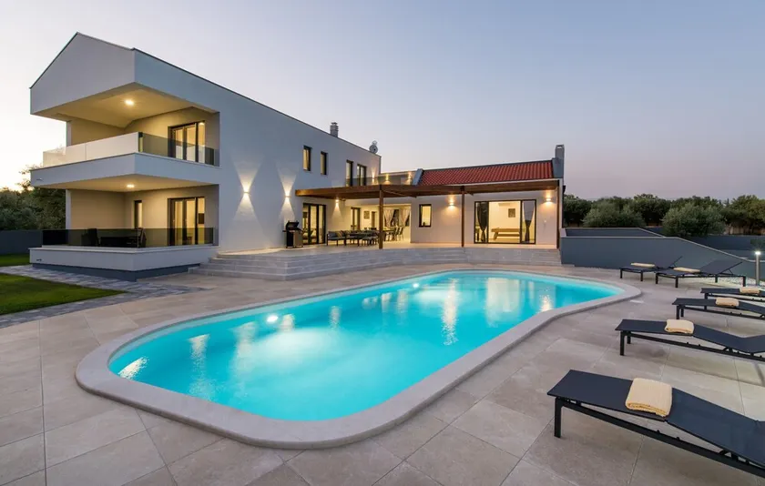 Villa Posidonia near Pula with sea view and surrounded by olive trees - Image 1