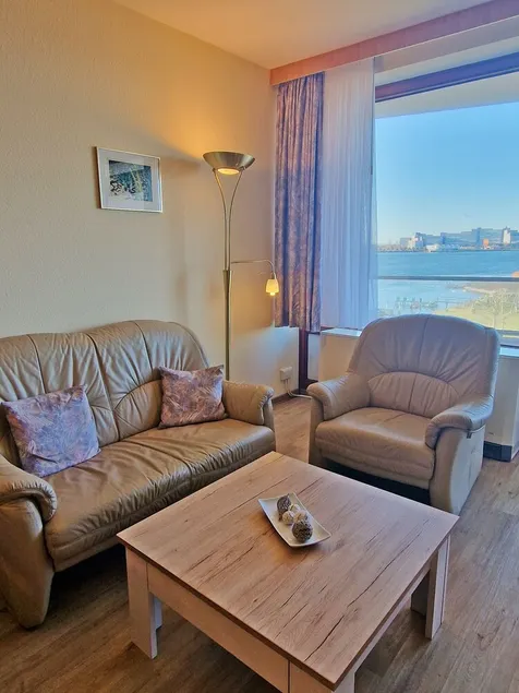 Well-kept apartment on the 4th floor. - Image 1