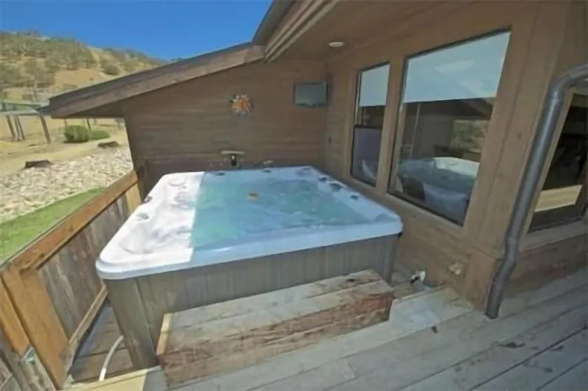 Privé Ranch House Resort - Image 1