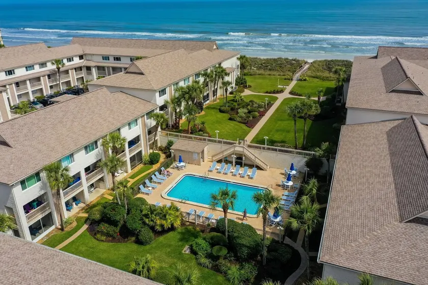 Oceanfront Townhouse with Shared Pools, Ocean View, WiFi, W/D, and Central AC - Image 1