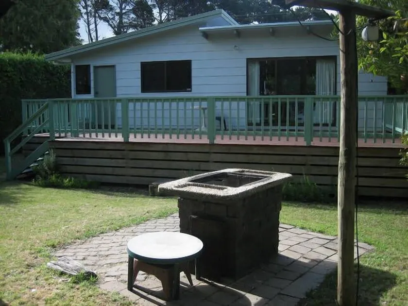 The Waters Edge Retreat - Image 1