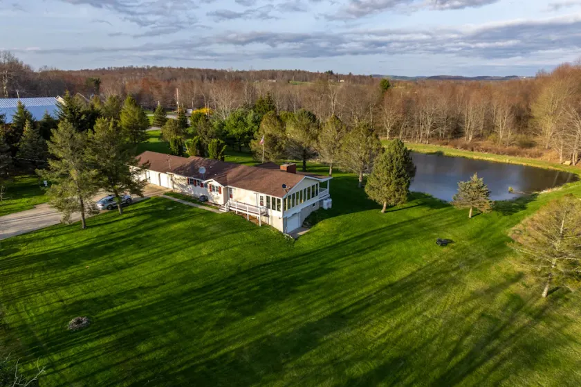 Spruce Haven - 5 br home on 53 acres with pond - Image 1