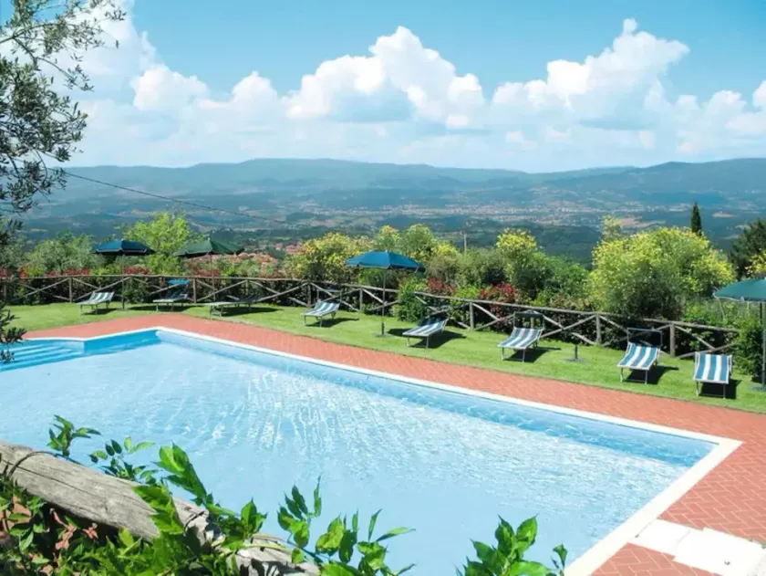 Apartment 'La Loggia' with Shared Pool, Shared Terrace and Wi-Fi - Image 1