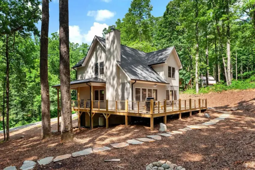 The Toasted Marshmallow—Disc Golf—Hiking—Fire Pit! - Image 1
