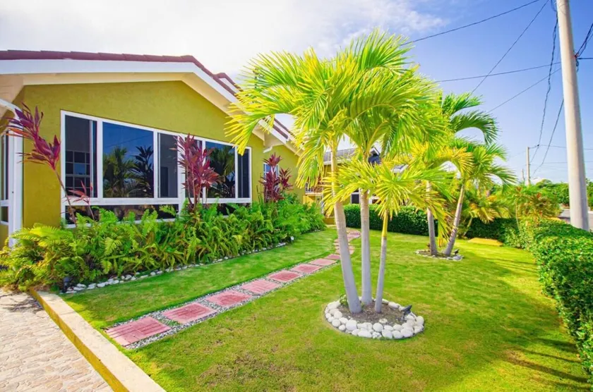 3BR Villa in Drax Hall Country Club - Image 1