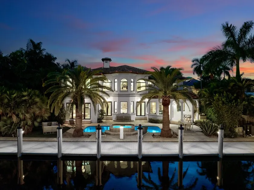 WATERFRONT MANSION - Image 1