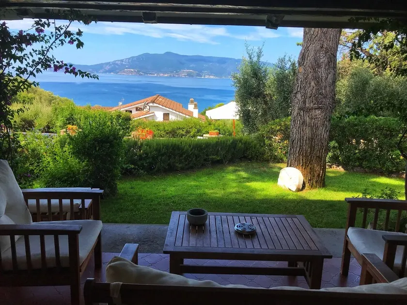 Villa with pool, garden and view! - Image 1