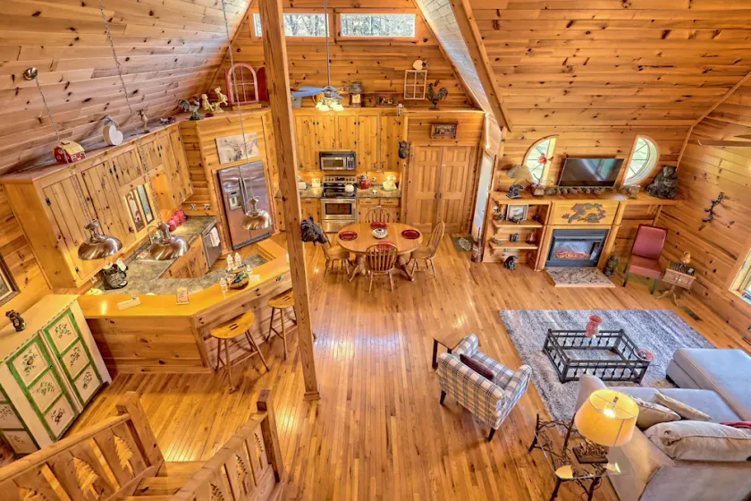 Upscale cabin in the north Ga. mountains on a peaceful pond. Pet friendly ! - Image 1
