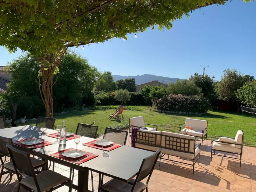 Villa with secure heated pool, beautiful views, near Aix en Provence - Image 1