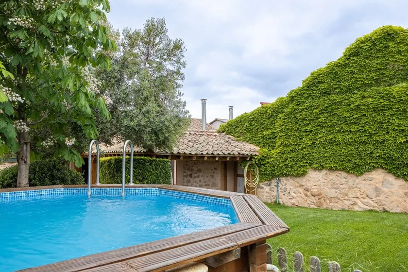 Ferienhaus 'La Casona Y Casitas De Tabladillo' mit privatem Pool, privater Terrasse und Garten - Image 1
